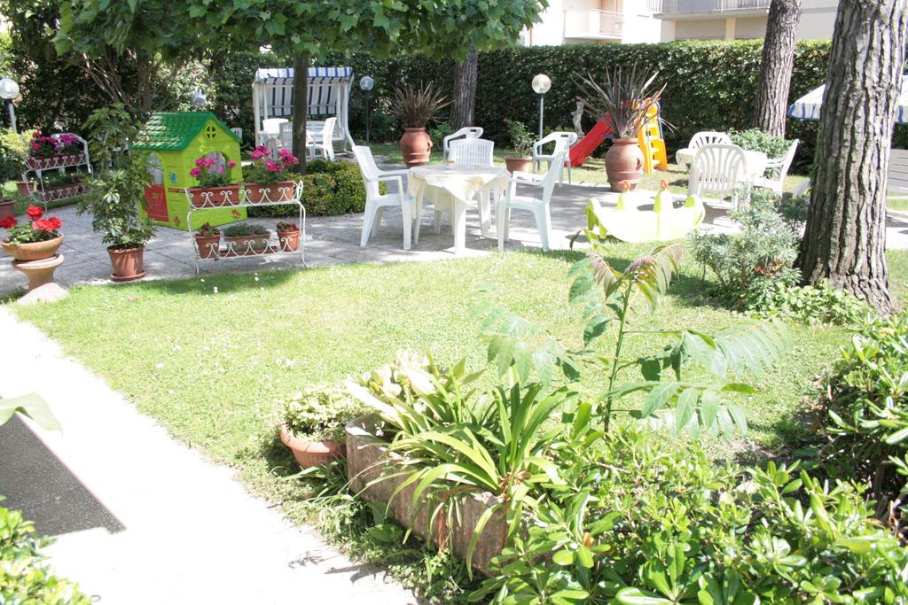 Hotel Perla Del Mare Lido di Camaiore Exterior foto